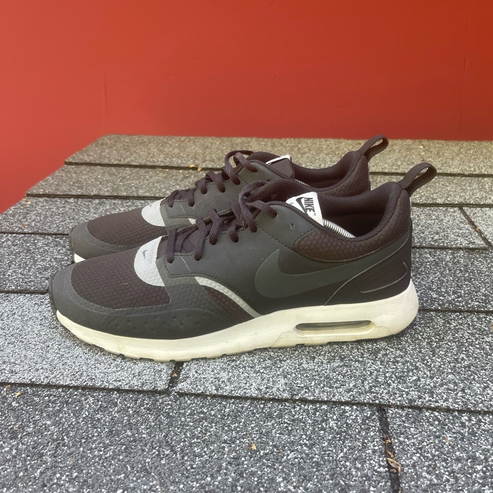 Mens Nike Air Max (size 12) - Picture 3 of 9